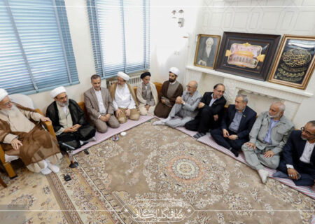 گزارش تصویری دیدار تولیت مسجد مقدس جمکران و مسجد کوفه با مرجع عالیقدر