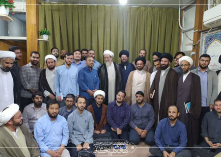 مبلغین مراقبان و مرابطین دین و مذهب هستند.