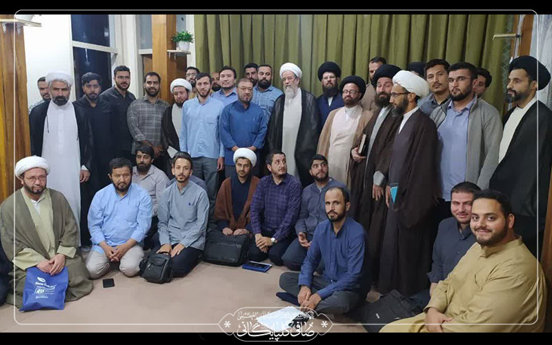 استاد صافی گلپایگانی در جمع طلاب دارالزهراء سلام الله علیها فرمودند: مبلغین مرافبان و مرابطین دین و مذهب هستند.