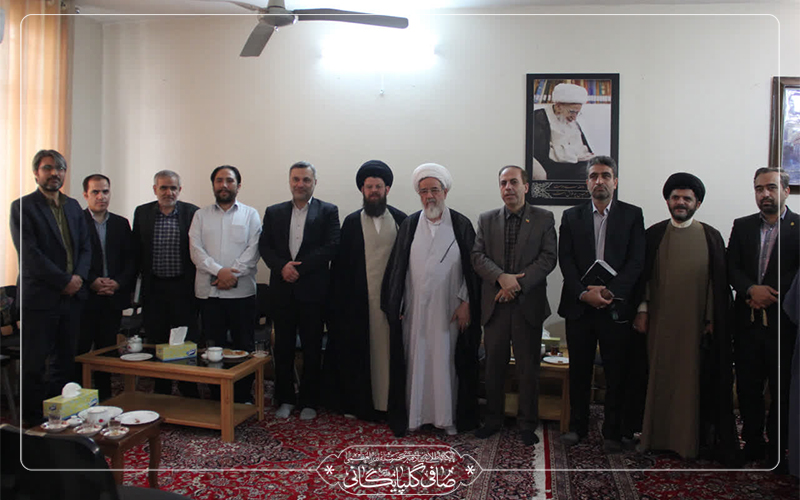 دیدار مدیرکل آموزش و پرورش استان قم با استاد حاج شیخ محمد حسن صافی گلپایگانی